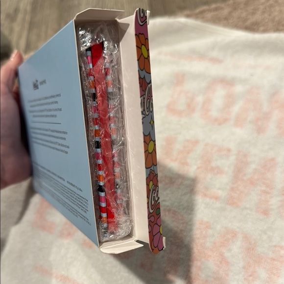 Morphe x Coca-Cola 1971 Collection Palette and Mascara - Picture 4 of 8